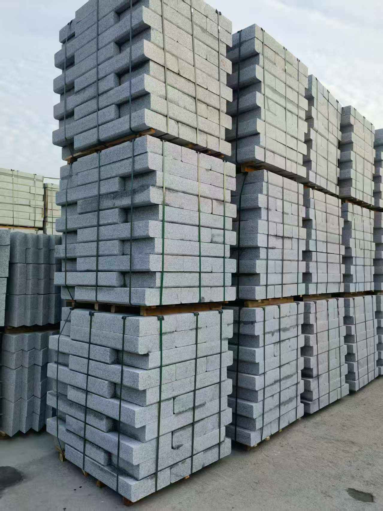 衢州 路沿石（路侧石），颜色一致，尺寸标准