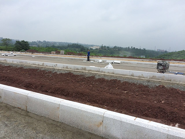 衢州花岗岩路沿石在市政道路上的应用